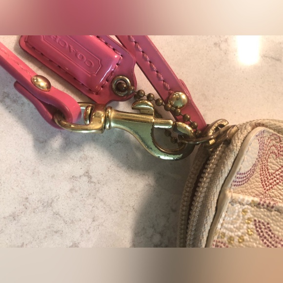 COACH Pink & Gold Op Art Signature Heart Coated Canvas & Leather Wristlet Wallet - Picture 8 of 16